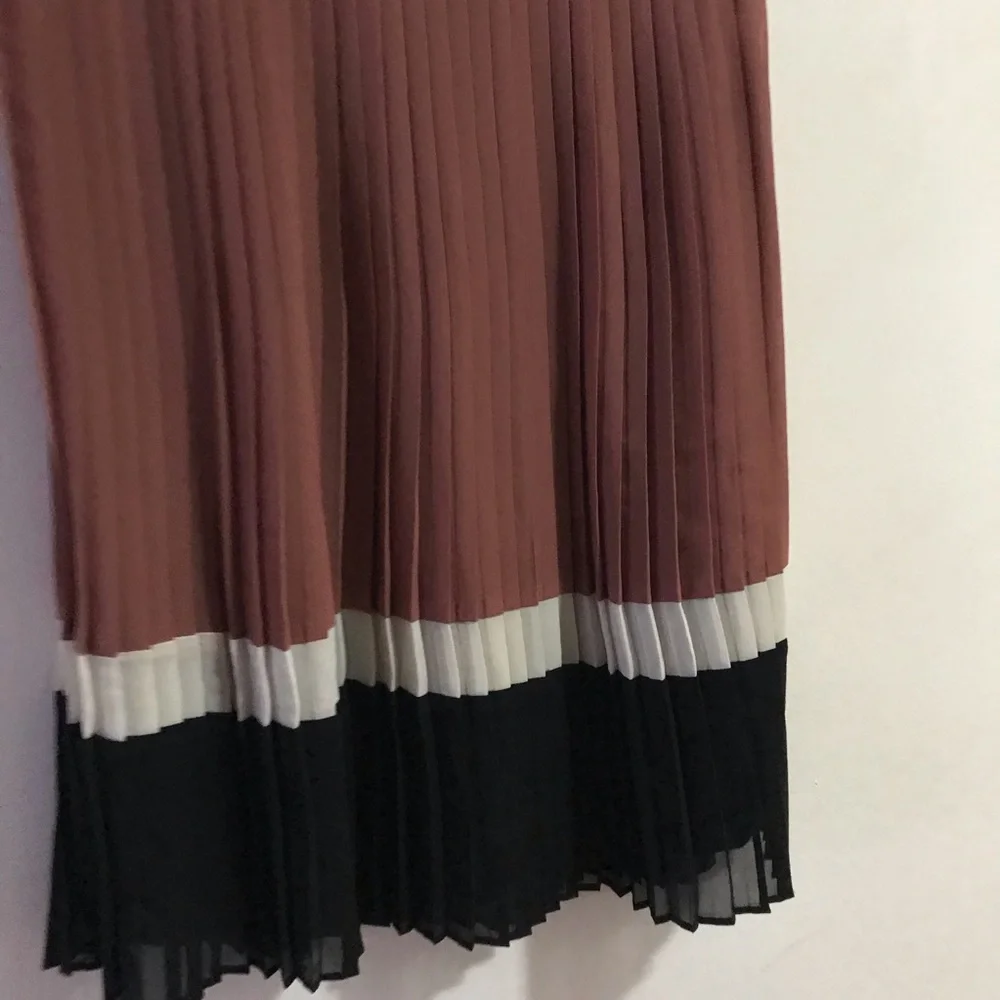 Brown, White, Black Colorblocked Pleated Skirt